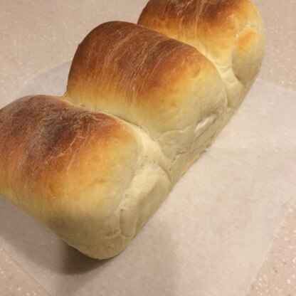 初めてのパン作り大成功しました！！もちふわで美味しいです！